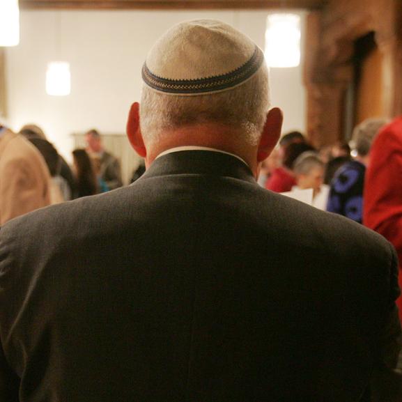 Deux représentants des associations juives quittent la Communauté de travail interreligieuse en Suisse. Image d'illustration. [Keystone - Monika Flueckiger]