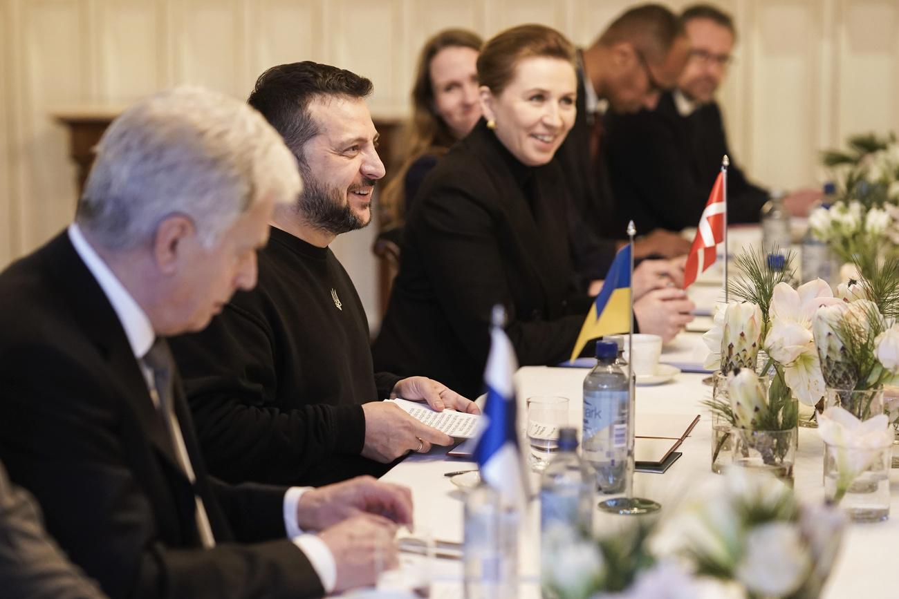 Volodymyr Zelensky est arrivé à Oslo pour une visite surprise avec les dirigeants scandinaves. [Keystone - Cornelius Poppe]