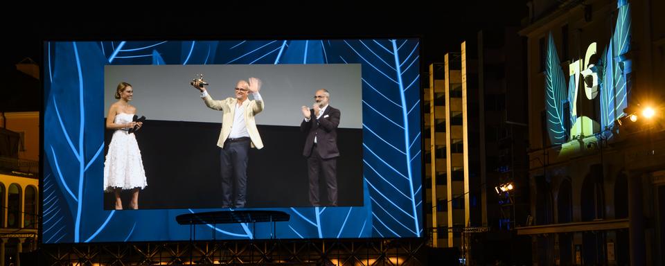 Le festival de Locarno a récompensé le monteur italien Pietro Scalia le 3 août 2023. [Keystone - Jean-Christophe Bott]