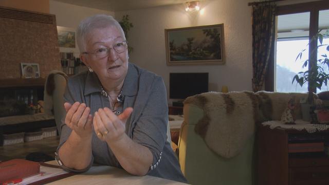 Renée Perrin, 83 ans, vient de vendre son bien en viager. Elle se dit soulagée. [RTS]