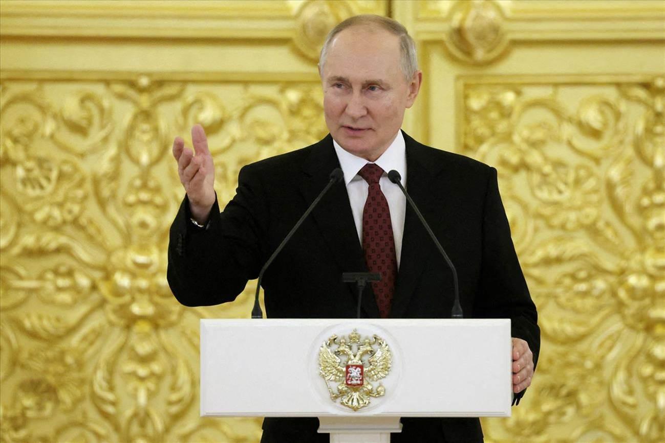 Vladimir Poutine a annoncé se présenter à la présidentielle russe de mars. [Reuters via Sputnik]