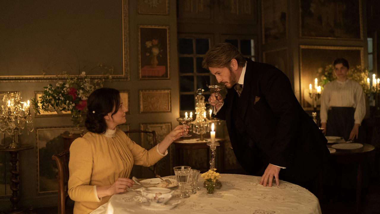 Juliette Binoche et Benoît Magimel dans "La passion de Dodin Bouffant" de Tran Anh Hung. [Curiosa Films / Gaumont - Carole Behuel]