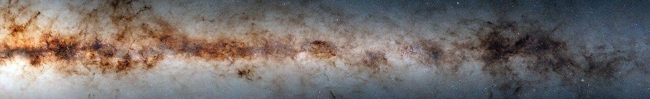 L'étude gargantuesque du plan galactique de la Voie lactée contient 3,32 milliards d'objets célestes, sans doute le plus grand catalogue de ce type à ce jour. Cette image possède une résolution de 4000 pixels afin d'être accessible sur des appareils plus petits. [DECaPS2/DOE/FNAL/DECam/CTIO/NOIRLab/NSF/AURA - M. Zamani & D. de Martin (NSF’s NOIRLab)]