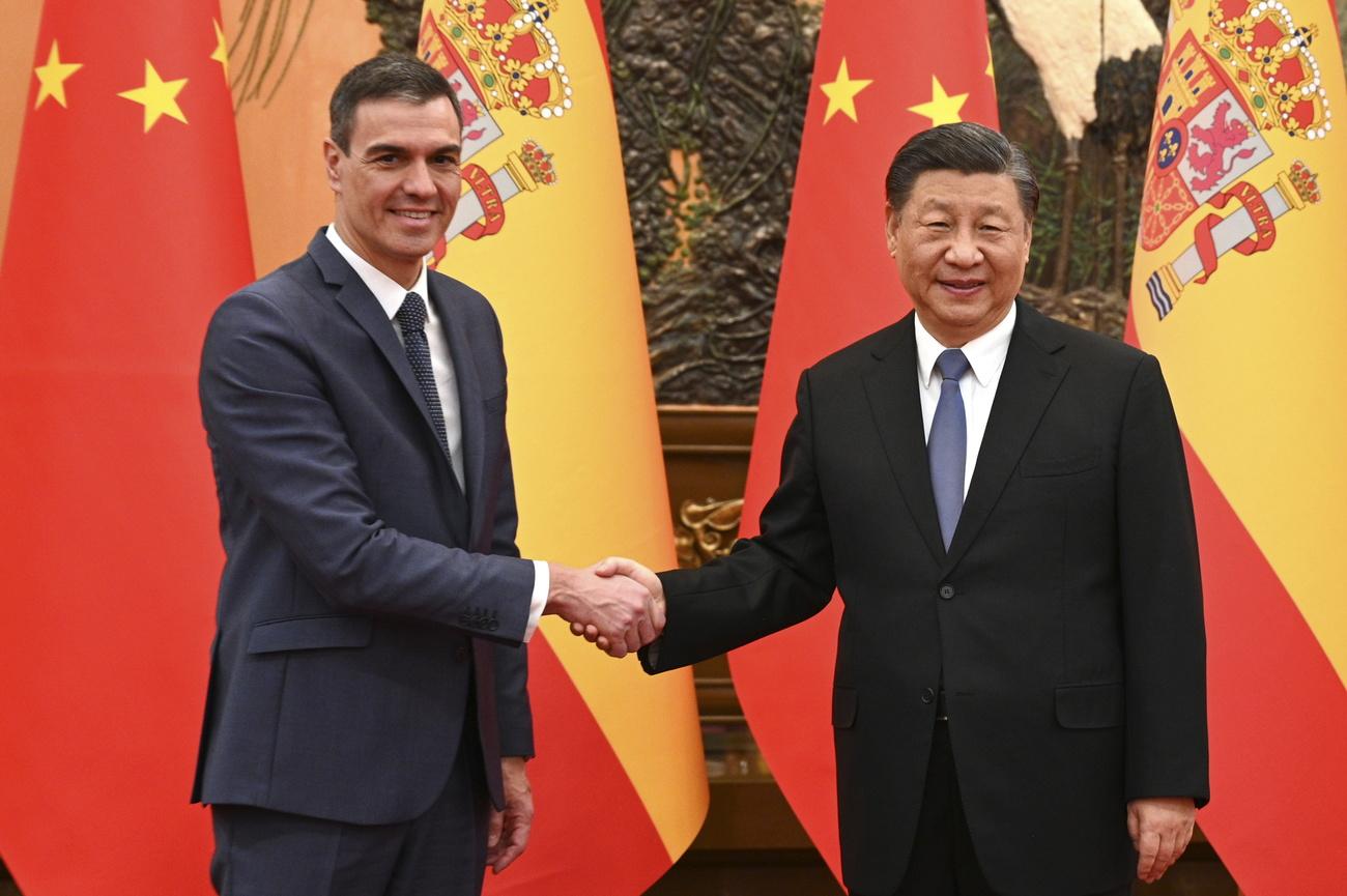 Le Premier ministre espagnol Pedro Sanchez a rencontré le président chinois Xi Jinping. [Keystone - EPA/Borja Puig de la Bellacasa]