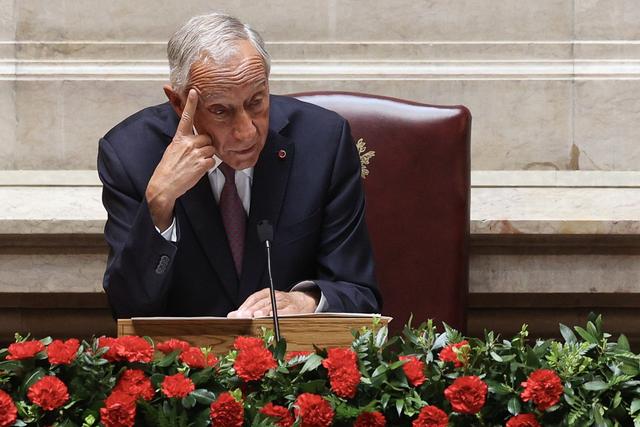 Le président du Portugal, le conservateur Marcelo Rebelo de Sousa, a promulgué mi-mai la loi dépénalisant l'euthanasie. [keystone - Tiago Petinga]