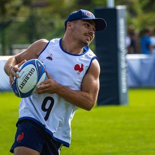 Antoine Dupont, le meneur des Bleus, espère remporter le titre à la maison. [KEY]