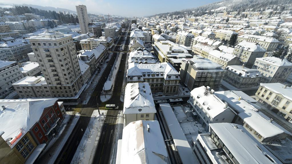 Vue aérienne de la ville de La Chaux-de-Fonds. [Keystone - Laurent Gilliéron]