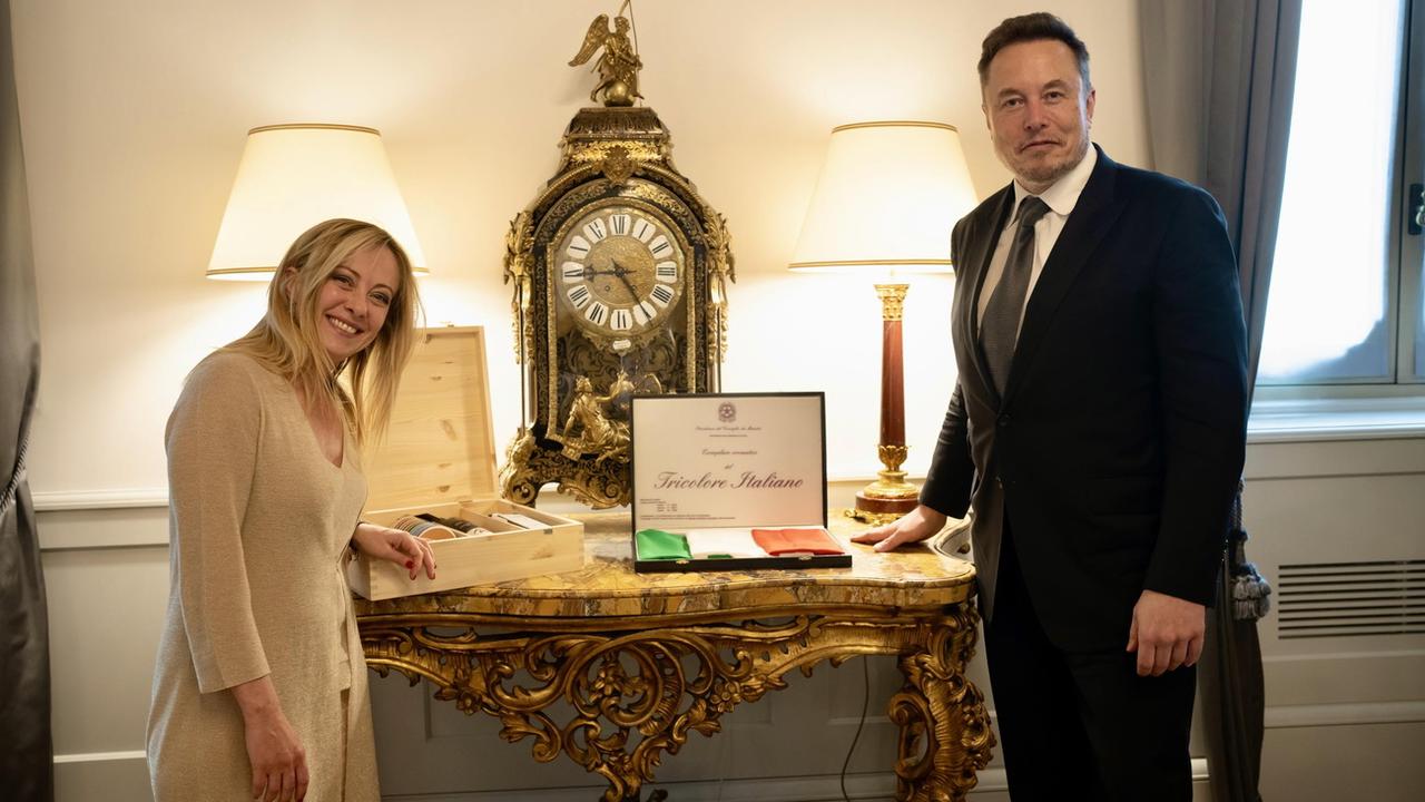 Elon Musk a été reçu le 15 juin à Rome par la Première ministre italienne Giorgia Meloni. [Keystone]