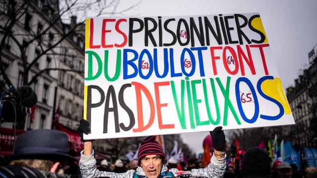 Une pancarte brandie lors de la manifestation de dimanche à Paris. [afp - Xose Bouzas / Hans Lucas]