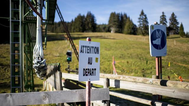 Un tiers des domaines skiables menacés par une hausse de 2°C des températures. [KEYSTONE - JEAN-CHRISTOPHE BOTT]