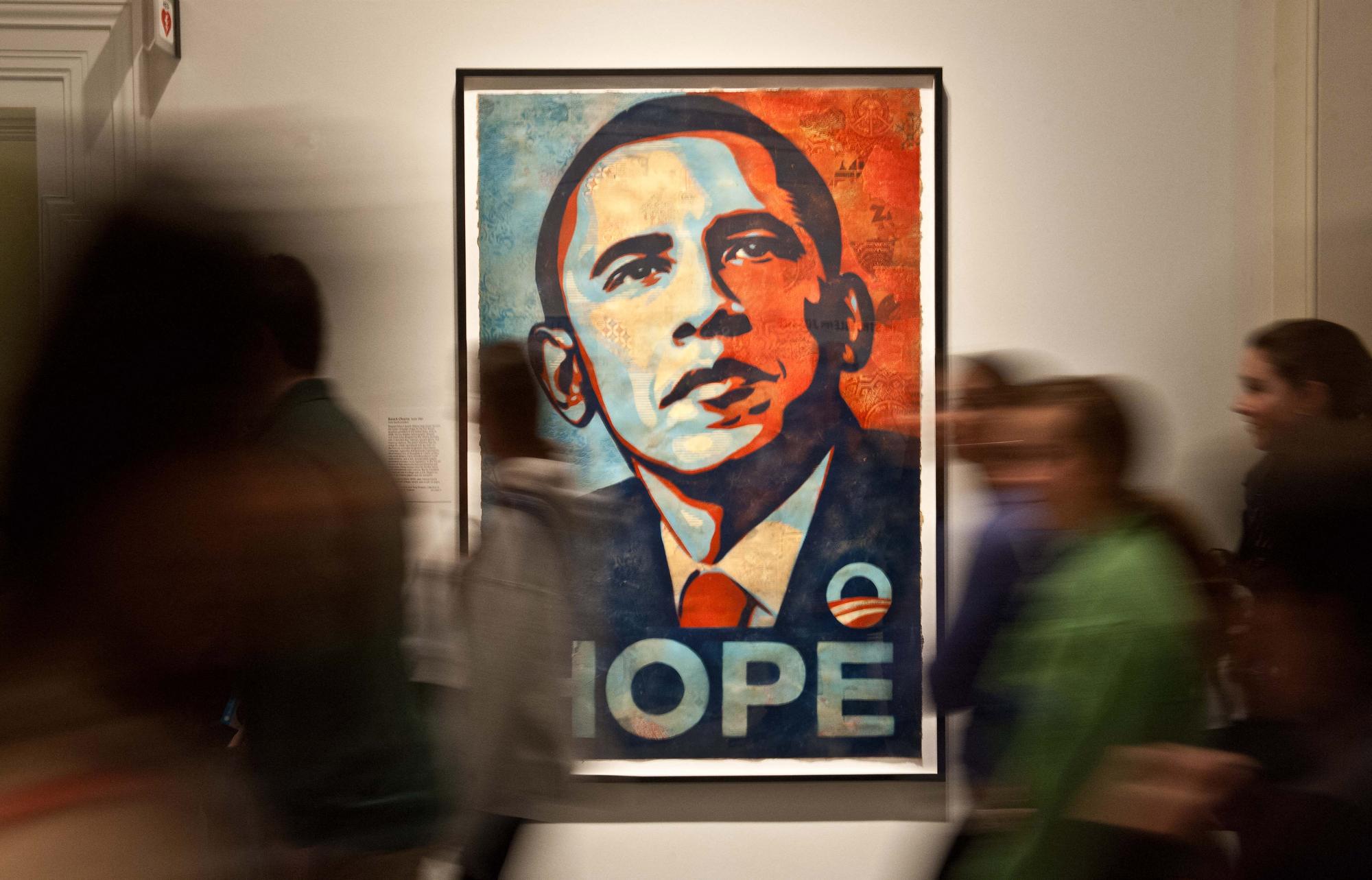Le portrait de Barack Obama par Shepard Fairey d'après une photo de Mannie Garcia à la National Portrait Gallery de Washington (janvier 2013). [AFP - Nicholas Kamm]