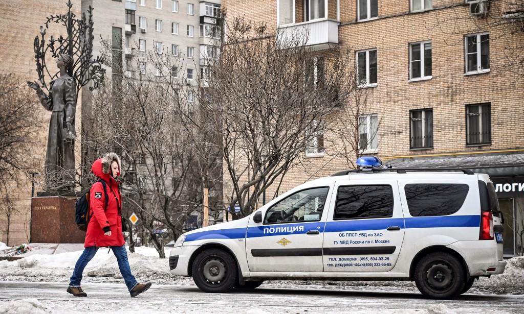 Une voiture de police à Dnipro. [AFP - Alexander Nemenov]