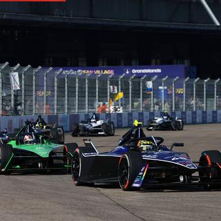 Edoardo Mortara (en bleu) et Sébastien Buemi (en vert) ont connu une saison mitigée en Formule E. [Imago - Andreas Beil]