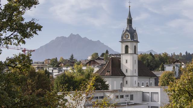 L'église catholique d'Adligenswil, dans le canton de Lucerne. [Keystone - Urs Flueeler]