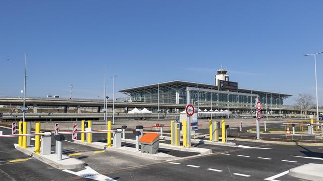 L'extérieur de l'aéroport de Bâle-Mulhouse. [Keystone - Georgios Kefalas]