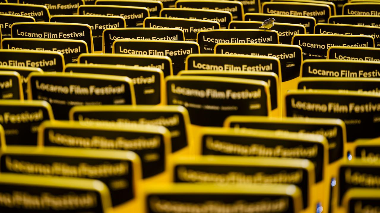 Sur la Piazza Grande de Locarno pendant le 76e Festival du film, le 2 août 2023. [Keystone - Jean-Christophe Bott]