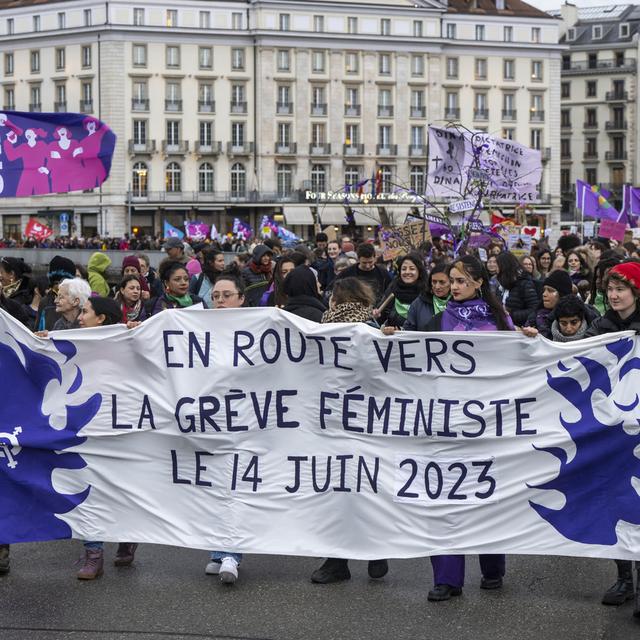 Le 8 mars 2023, le collectif genevois de la Grève féministe encourageait à participer aux manifestations du 14 juin. [Keystone - Martial Trezzini]