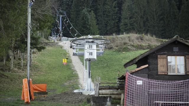 Le téléski des Orvales, à Malleray (BE), sera utilisé pour les VTT. [Keystone - Christian Beutler]