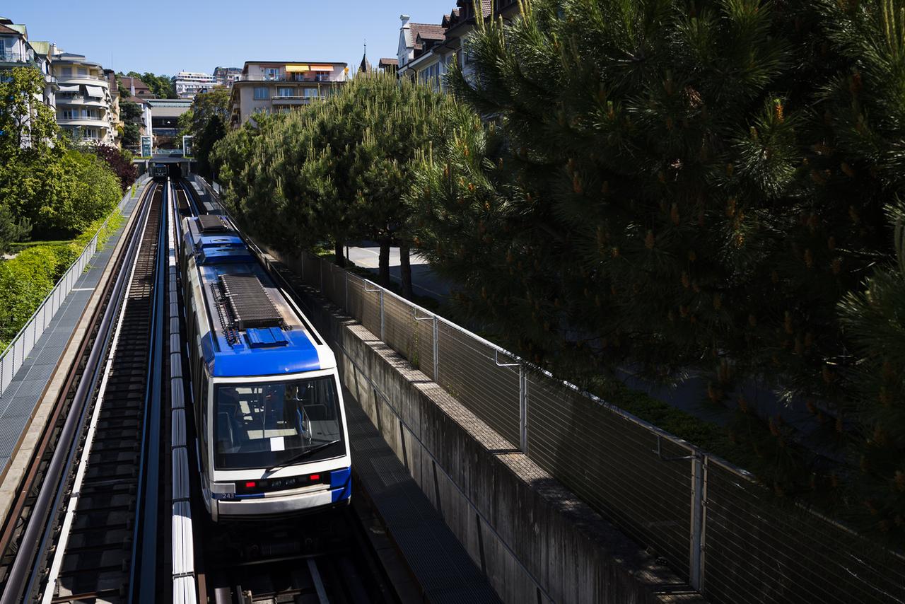 A Lausanne, le M2 circule de façon autonome depuis 2008. [Keystone - Jean-Christophe Bott]