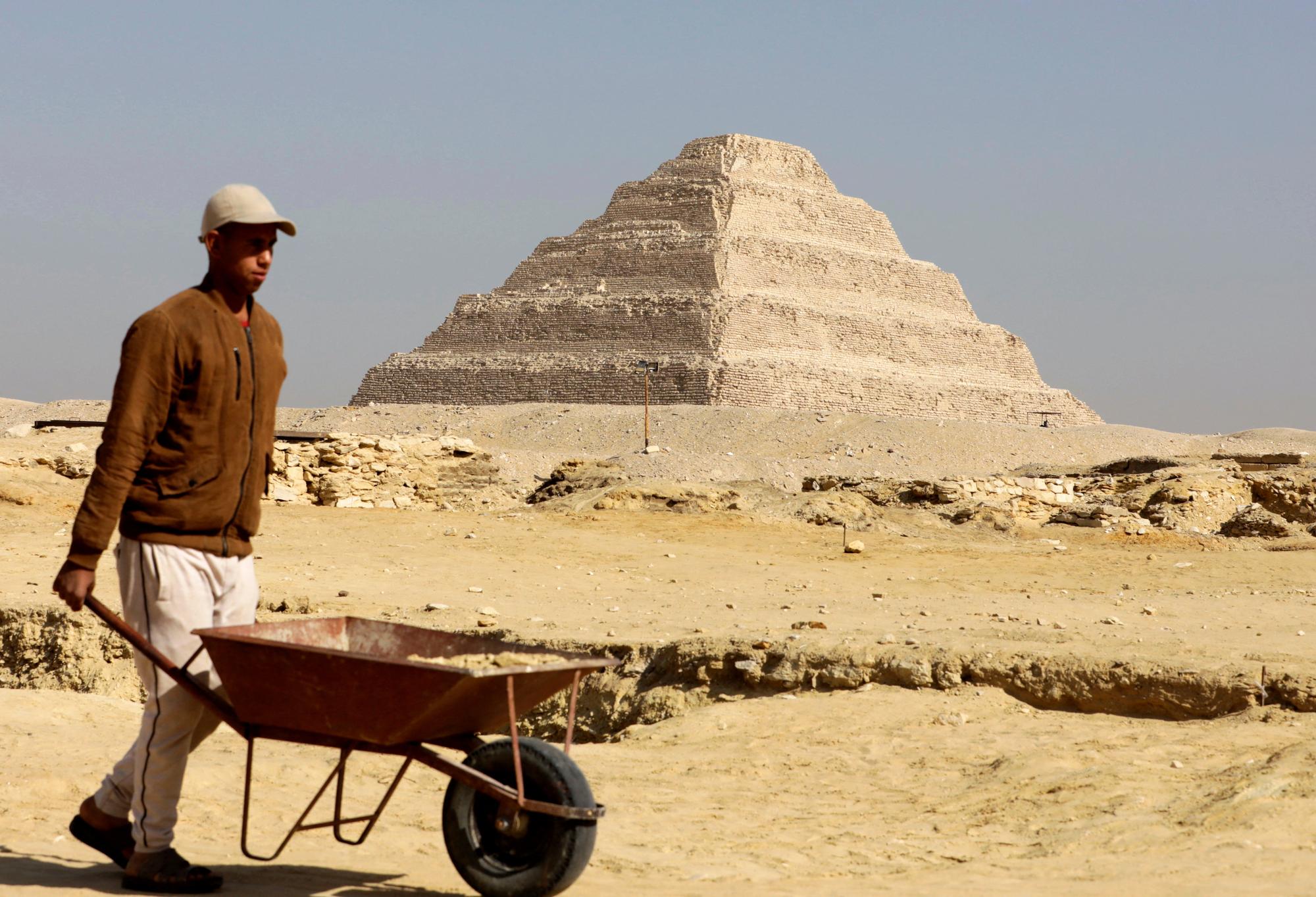 Construite vers 2700 avant Jésus-Christ, la pyramide de Djéser est l'un des plus vieux monuments connus de l'humanité. [Mohamed Abd El Ghany - REUTERS]