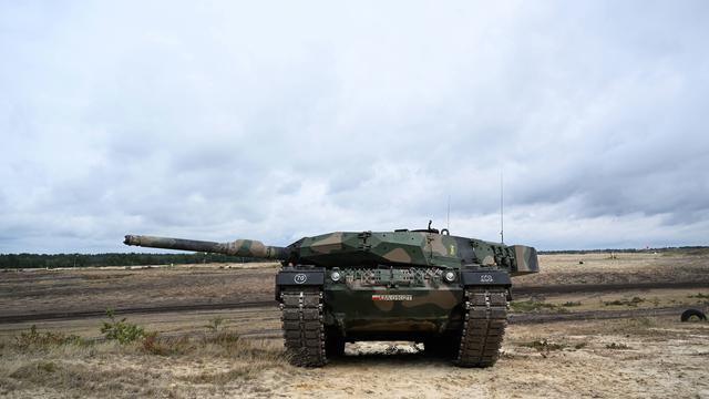 Un char Leopard 2 livré par la Pologne à l'Ukraine. [EPA/Keystone - Darek Delmanowicz]