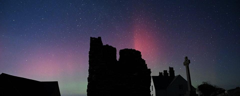 La petite île galloise de Ynys Enlli a été sacrée "Dark Sky sanctuary", le premier sanctuaire en Europe à permettre d'observer les étoiles dans des conditions exceptionnelles grâce à la pureté de son ciel. [afp - Emyr Owen]