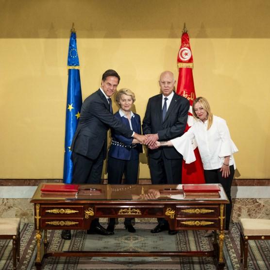 Les dirigeants de l'UE ont rencontré le président tunisien Kais Saied pour discuter d'un accord sur la migration, le 16 juillet 2023 à Tunis. [AFP - Freek van den Bergh/ANP MAG]