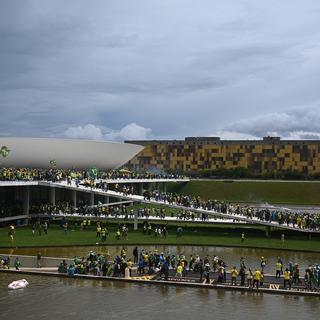 Des manifestants pro-Bolsonaro ont envahi le Congrès national à Brasilia. [EPA - Andre Borges]