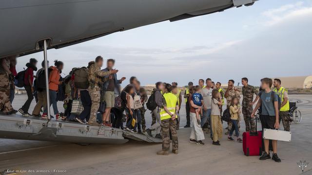 Des soldats français ont évacué près de 200 personne de Khartoum dimanche. [Keystone - Laure-Anne MAUCORPS]