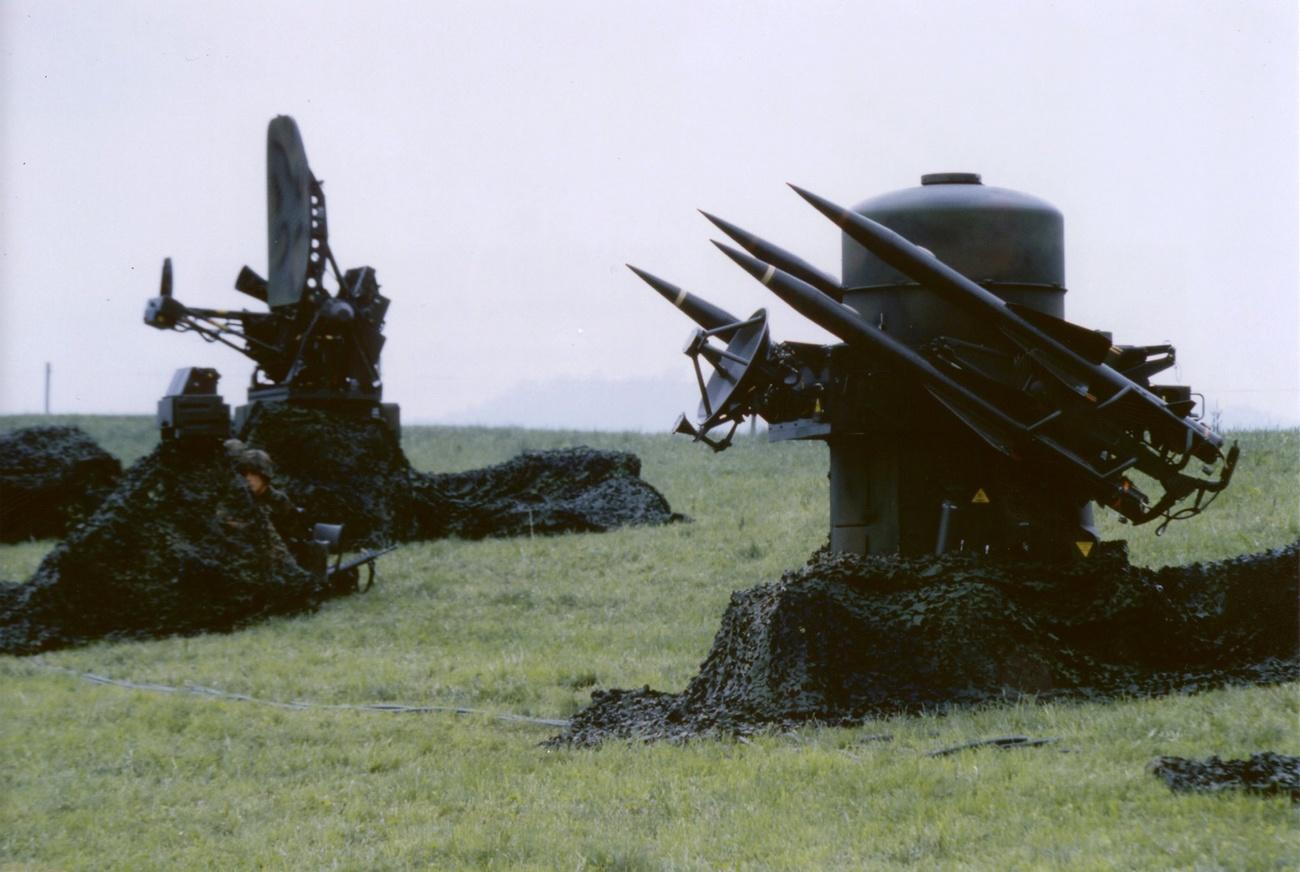 Les missiles guidés Mark 2 pour le système antiaérien Rapier. [Keystone]