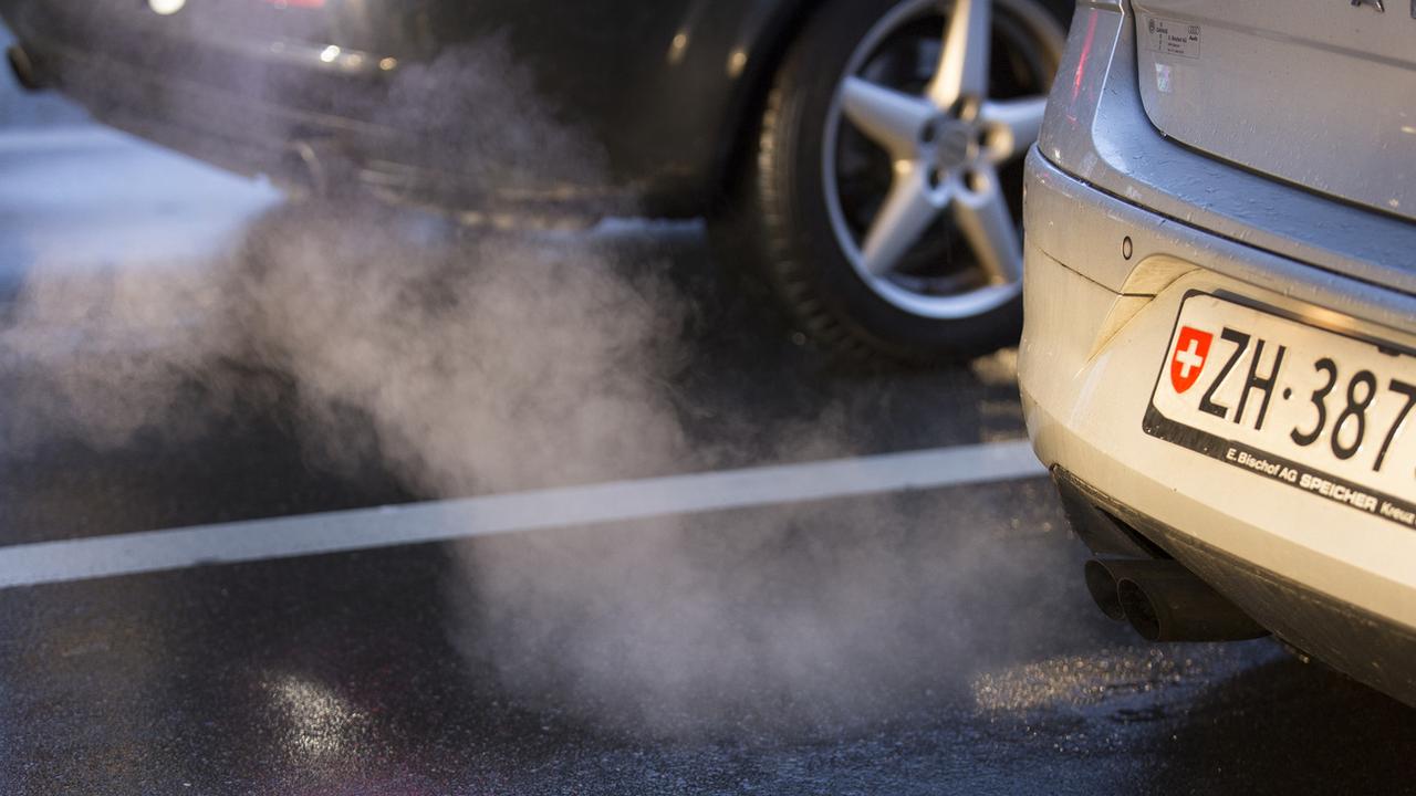 Les sanctions CO2 sur les voitures importées sont "contre-productives". [KEYSTONE - GAETAN BALLY]