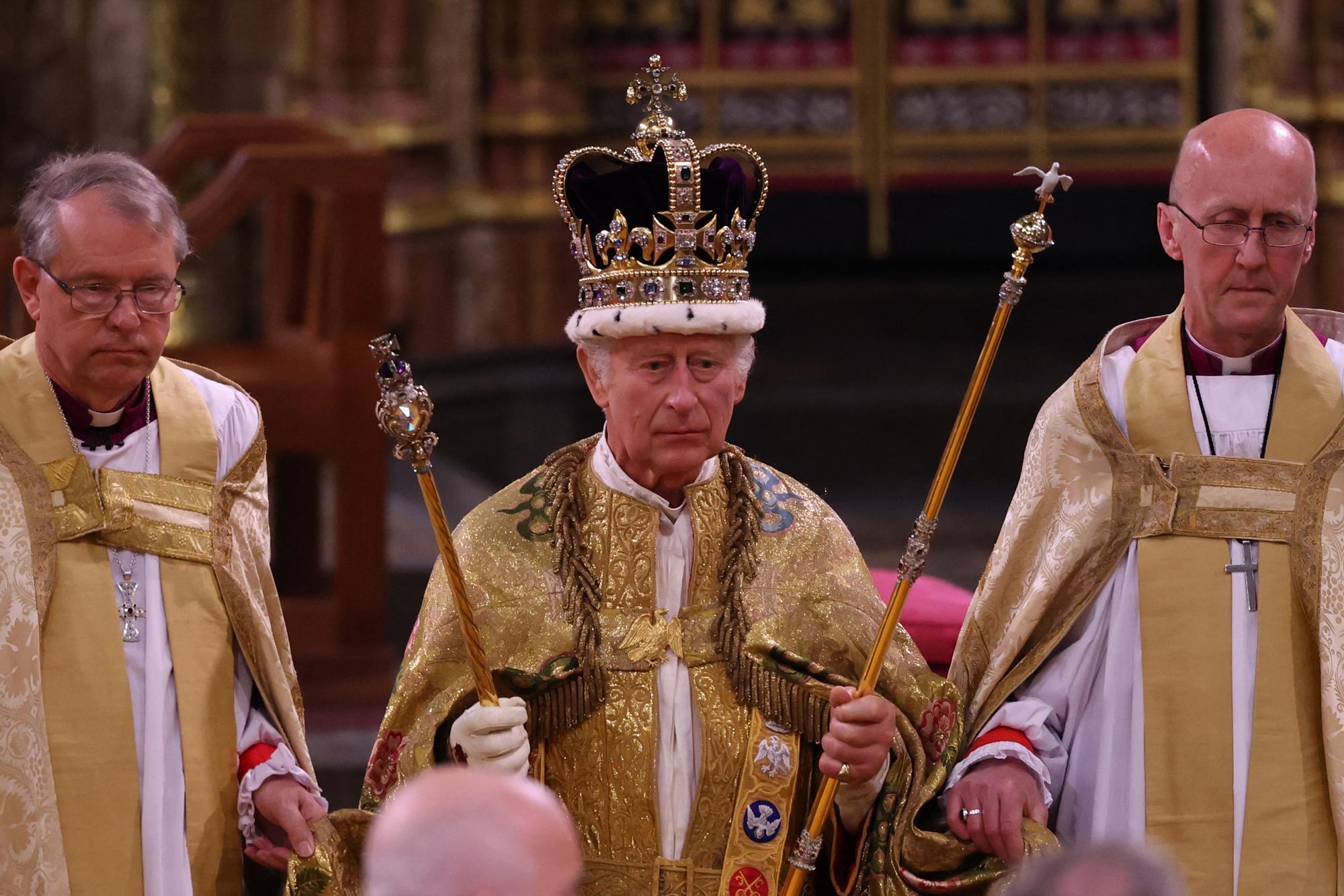 Le roi Charles III officiellement couronné roi à l'abbaye de Westminster. [AFP - RICHARD POHLE]