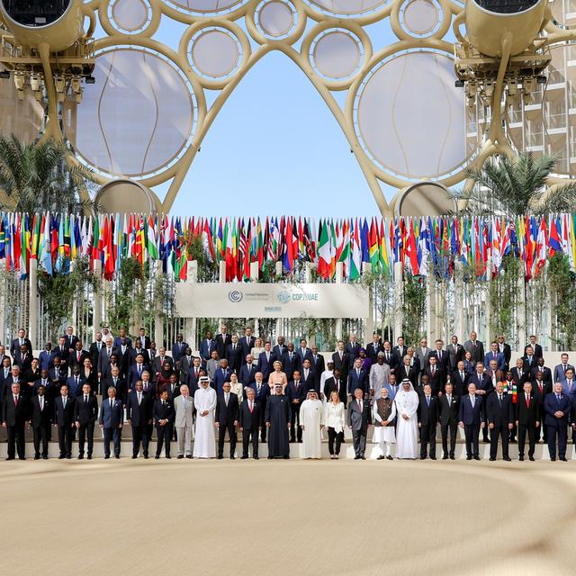 Une photo officielle de la COP 28, une manifestation onusienne sur le changement climatique organisée à Dubaï par un homme accusé de corruption et d'intérêts économiques climaticides. [Keystone/EPA - Mahmoud Khaled]