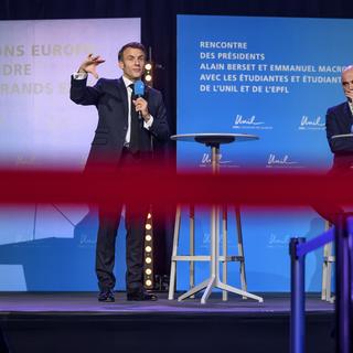 Emmanuel Macron et Alain Berset s'expriment à l'Université de Lausanne. [Keystone - Martial Trezzini]