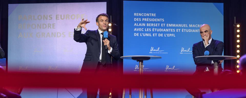 Emmanuel Macron et Alain Berset s'expriment à l'Université de Lausanne. [Keystone - Martial Trezzini]