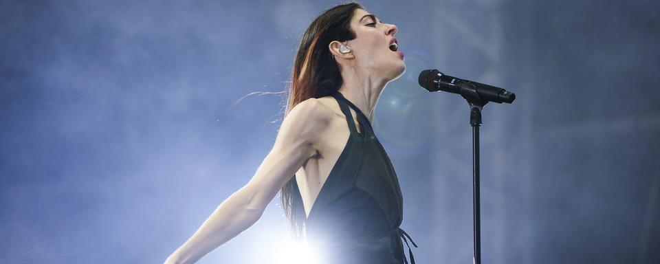 Caroline Polachek, lors d'un concert à Londres, le 25 août 2022. [Keystone - Scott Garfitt/Invision]