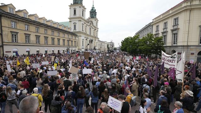 Une manifestation pro avortement en Pologne. [AP Photo/Czarek Sokolowski]