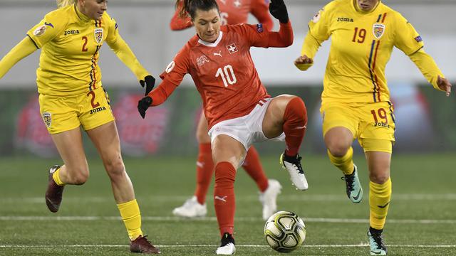 L'équipe de football suisse contre l'équipe de Roumanie pendant les qualifications pour l'Euro féminin de 2021. [Keystone - Walter Bieri]