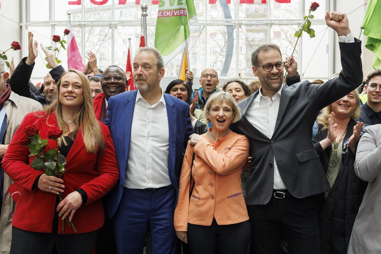 Les quatre candidats du ticket rose-vert: Carole-Anne Kast, Thierry Apothéloz, Fabienne Fischer et Antonio Hodgers. [Keystone - Salvatore Di Nolfi]