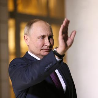 Vladimir Poutine a annoncé sa candidature à l'élection présidentielle en Russie pour un nouveau mandat. [Keystone - EPA/Sergej Bobylev]