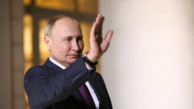 Vladimir Poutine a annoncé sa candidature à l'élection présidentielle en Russie pour un nouveau mandat. [Keystone - EPA/Sergej Bobylev]