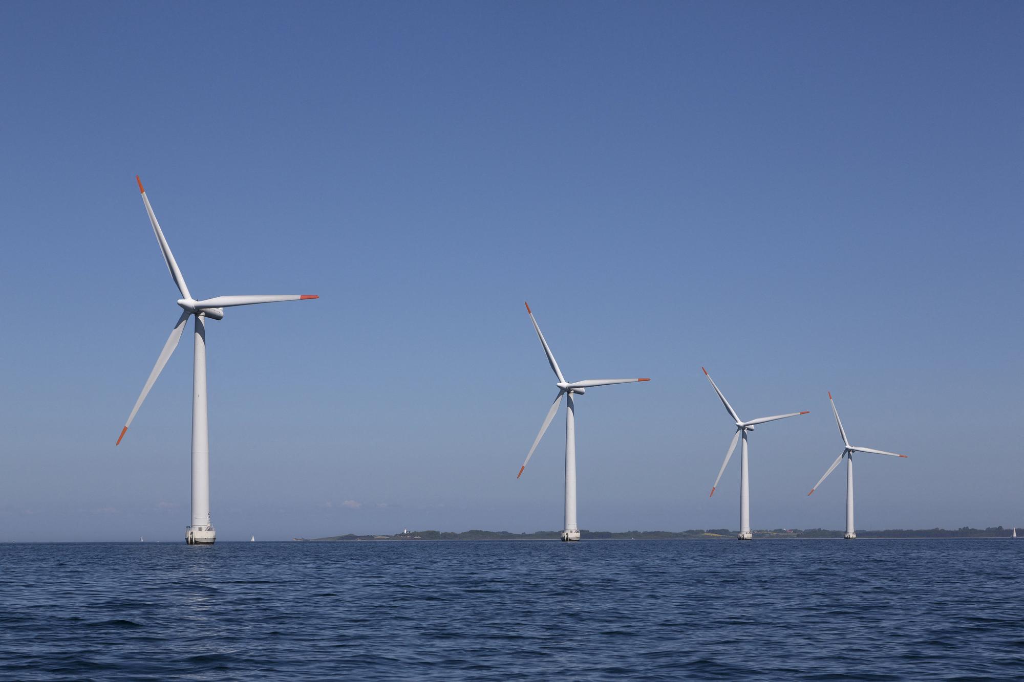Des éoliennes au large de l'île de Samsø au Danemark. [RITZAU SCANPIX VIA AFP - STIG NOERHALD]