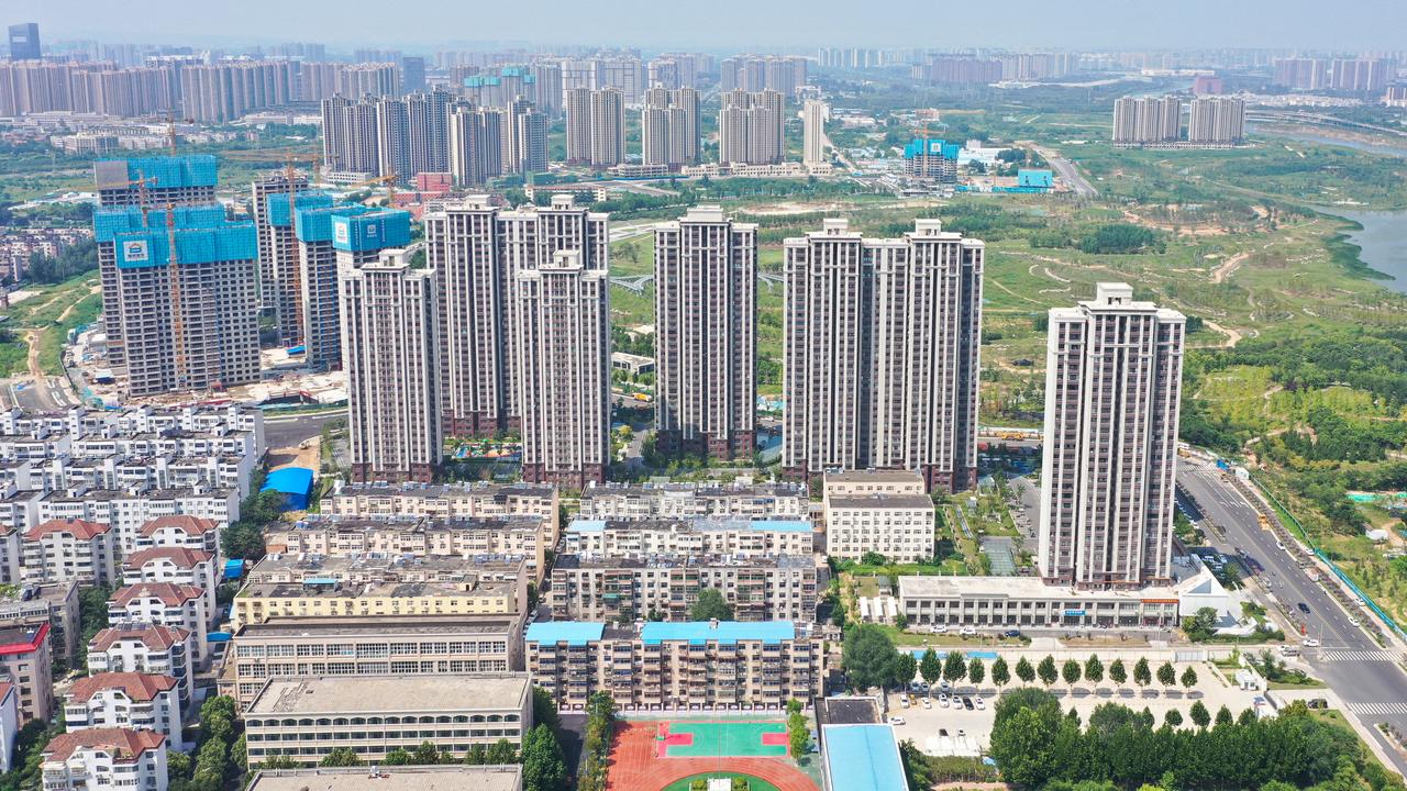 Des bâtiments du promoteur chinois Country Garden à Zhengzhou, dans la province centrale du Henan. [STR/AFP]