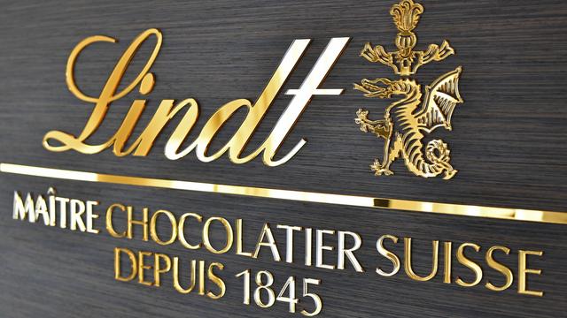 Le chocolatier Lindt & Sprüngli a augmenté son chiffre d'affaires pendant l'année 2022. [Keystone - Walter Bieri]