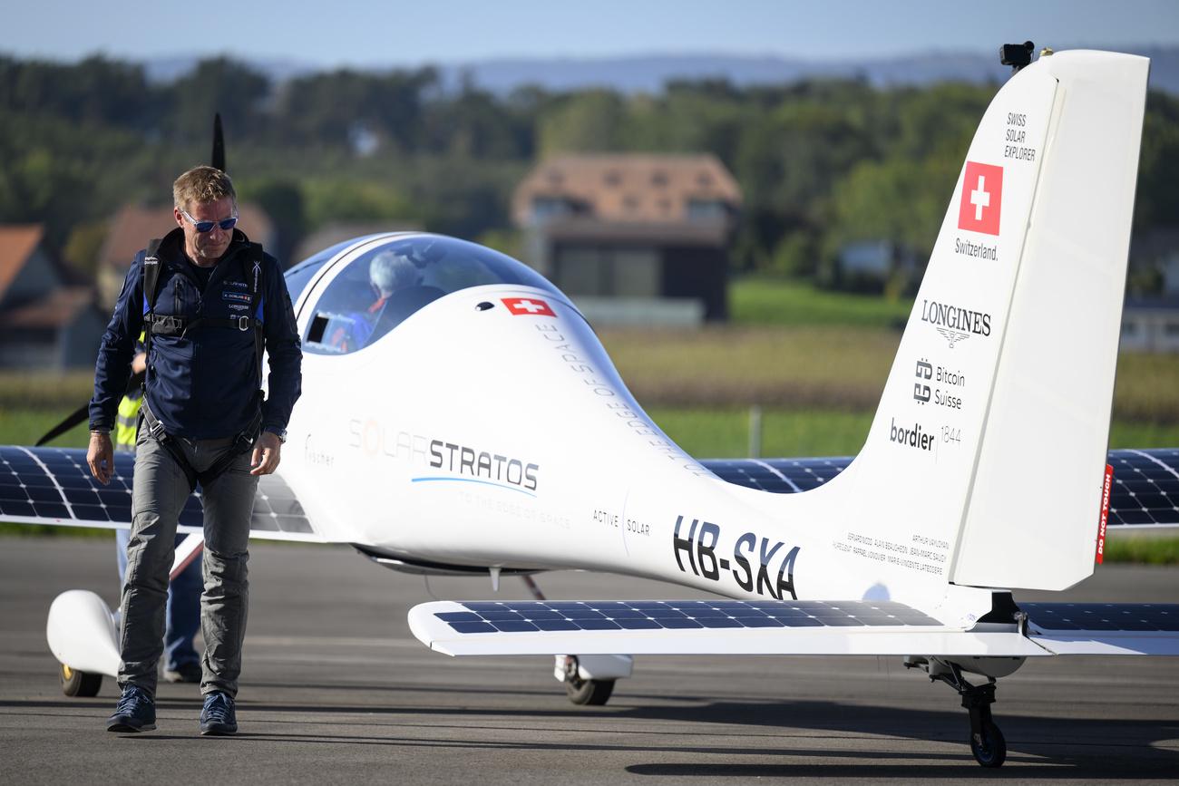 Raphaël Domjan espère effectuer un vol dans la stratosphère avec son avion solaire et électrique SolarStratos. [Keystone - Laurent Gillieron]