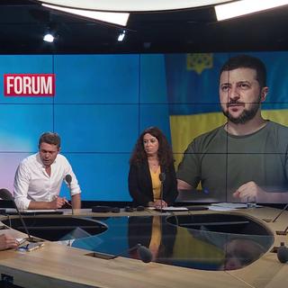 Le grand débat - Volodimir Zelensky, un président autoritaire? [RTS]