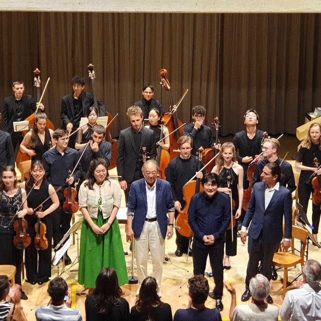 Une standing ovation pour les musicien.ne.s de l'Académie Seiji Ozawa. [Libre de droits]