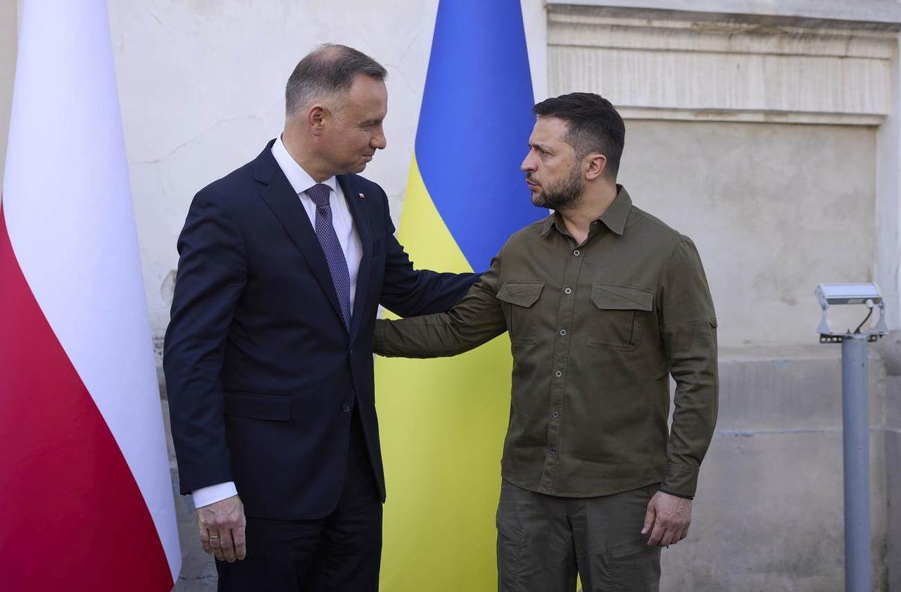 Andrzej Duda et Volodymyr Zelensky à Lousk, dans l'ouest de l'Ukraine. [Keystone]