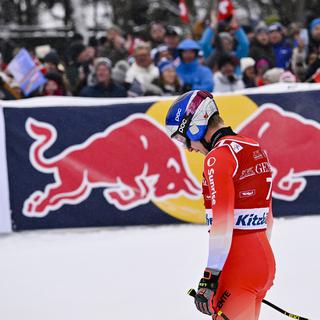 Marco Odermatt a déclaré forfait lors de la Coupe du monde de ski de Kitzbühel, 20 janvier 2023. [Keystone - Jean-Christophe Bott]