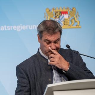 Marko Söder, politicien de l'Union chrétienne-sociale et ministre-président de la région Bavière, gouverne une coalition conservatrice avec le parti d'extrême-droite Freie Wähler. [Keystone/DPA - Peter Kneffel]